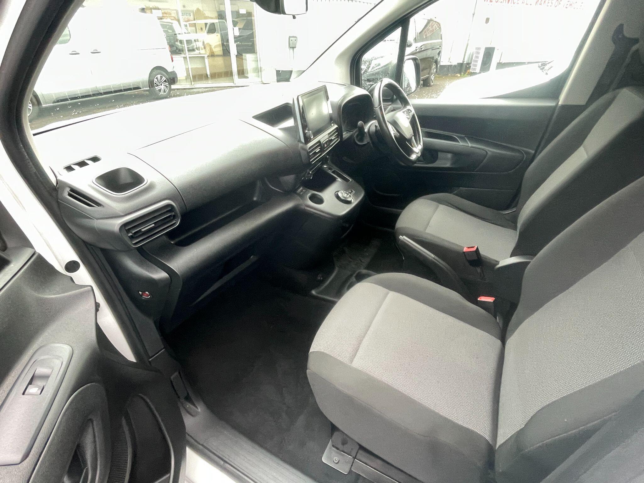 Vauxhall Combo - image 14